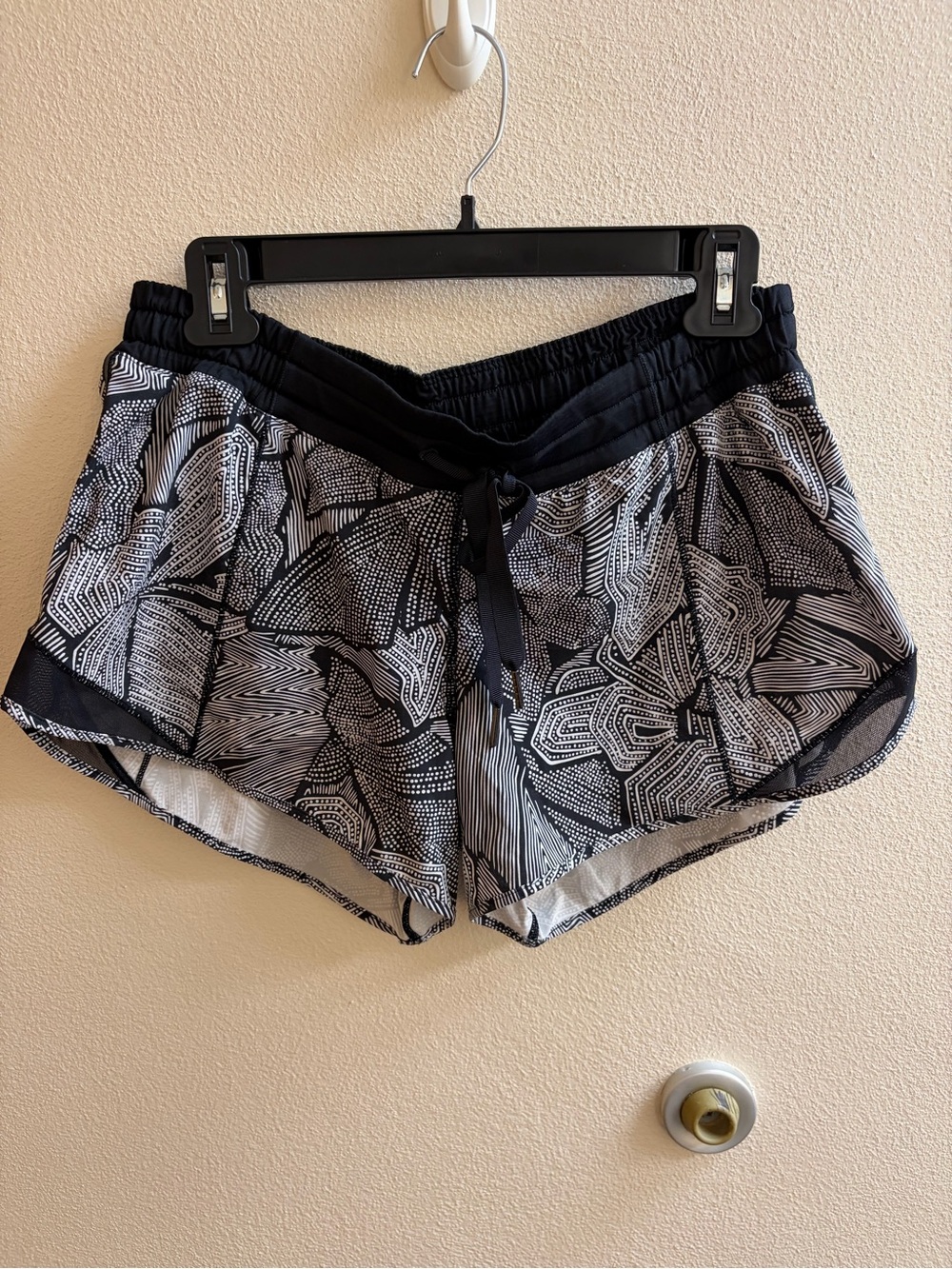 lululemon athletica Black & White Printed Athletic Shorts